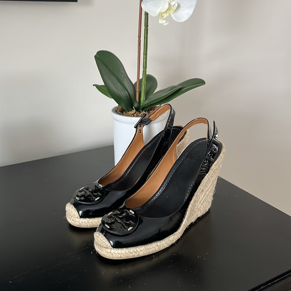 TORY BURCH PATENT LEATHER SLING BACK ESPADRILLE